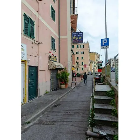 Hintown A Due Passi Dal Gaslini E Dal Mare Genoa