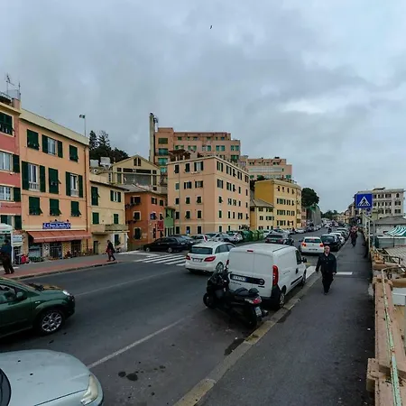 Hintown A Due Passi Dal Gaslini E Dal Mare Apartment